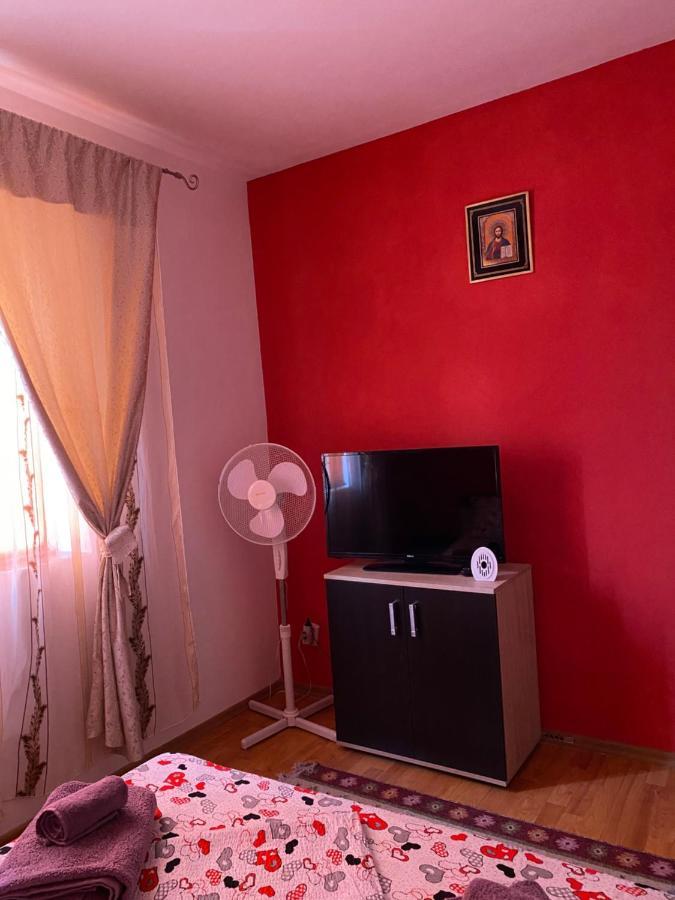 Apartament Ally'S Apartment Orşova Екстериор снимка